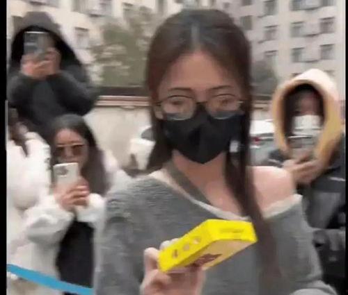 娱乐八卦吃瓜背景图,揭秘明星幕后故事，一起吃瓜看热闹！